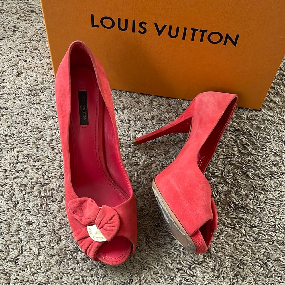 Louis Vuitton Red Suede Heels 41